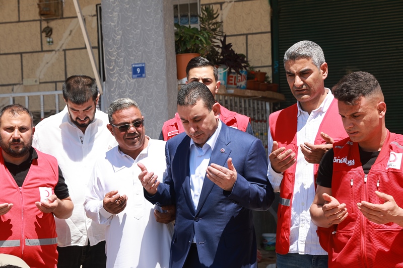 BAŞKAN ÖZYAVUZ BAYRAMDA GÜNDÜZ AİLESİNİ UNUTMADI