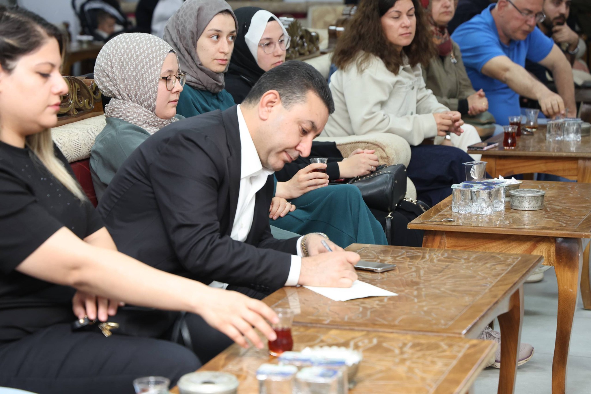 BAŞKAN ÖZYAVUZ TOKİ KONUTLARI SAKİNLERİYLE BULUŞTU