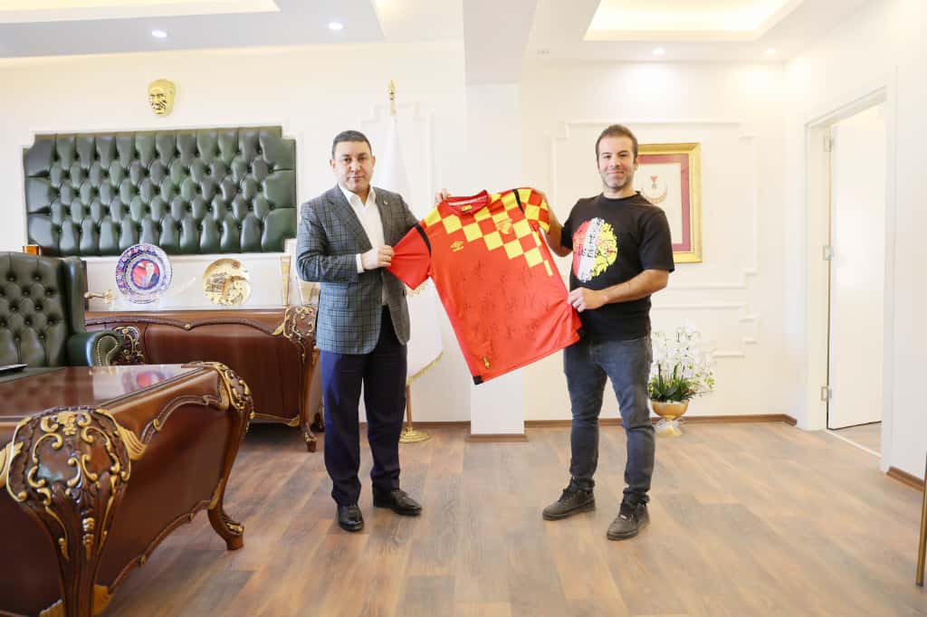 BAŞKAN ÖZYAVUZ MÜJDEYİ VERDİ: HARRAN'DA GÖZTEPE FUTBOL OKULU AÇILIYOR 